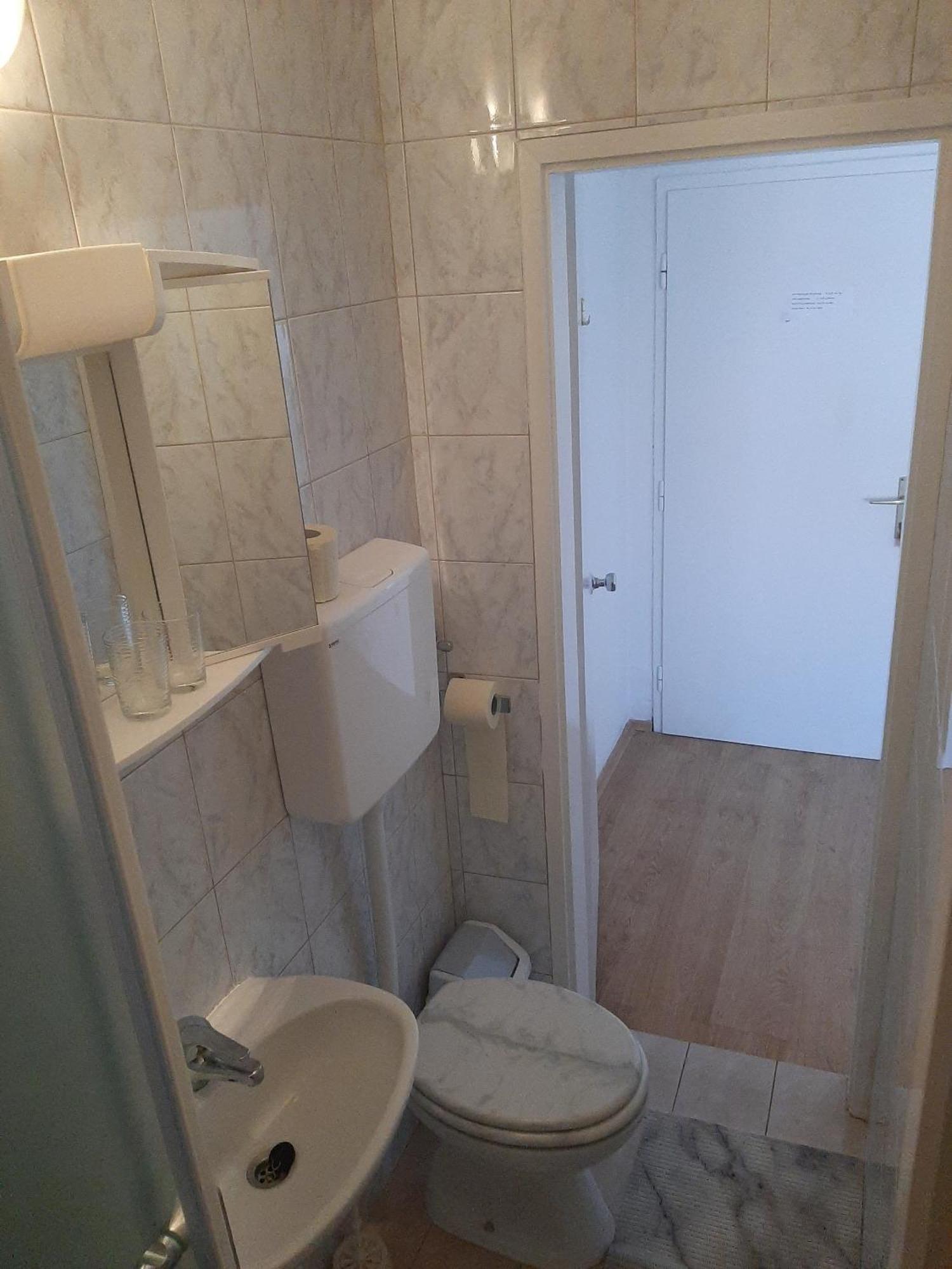 Apartments And Rooms With Parking Space Mali Lošinj Habitación foto
