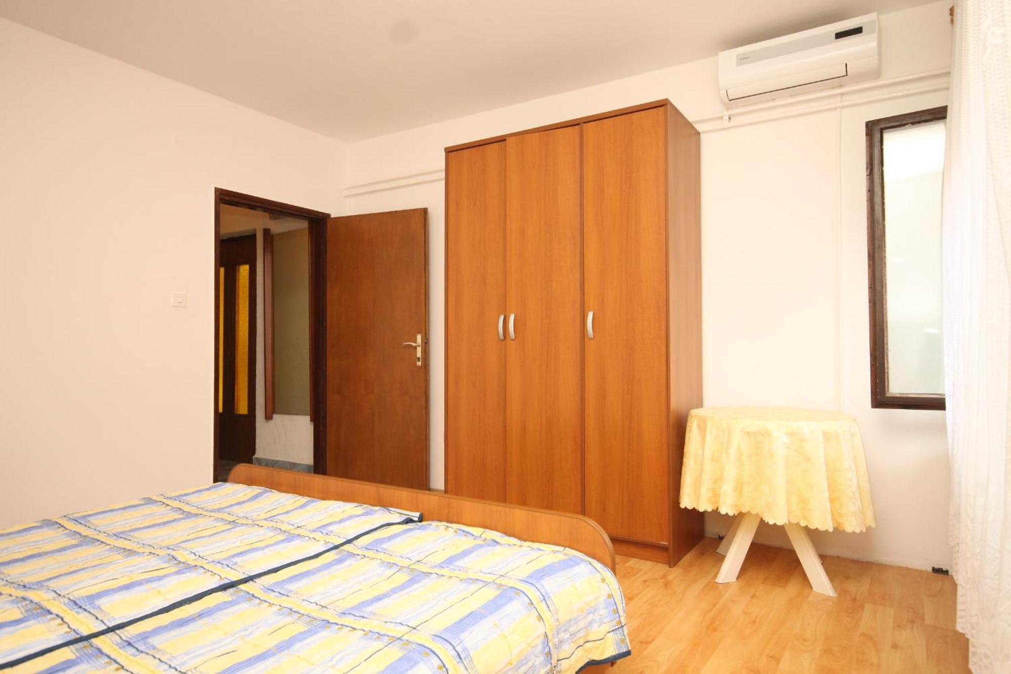 Apartments And Rooms With Parking Space Mali Lošinj Habitación foto